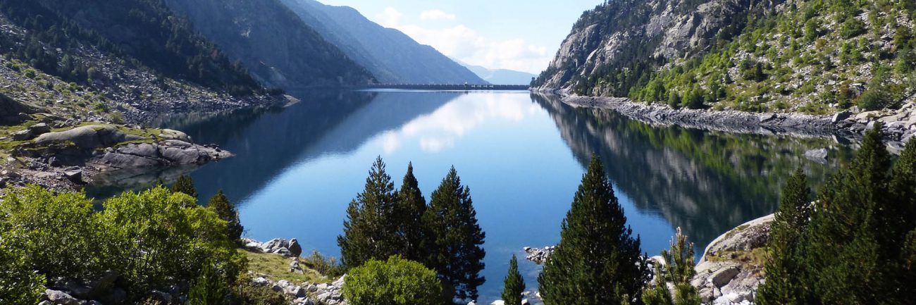 Randonner en groupe dans le Massif des Pyrénées
