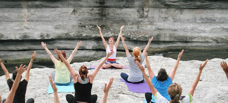 yoga-groupe-exterieur Activité yoga
