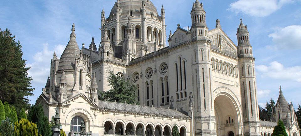 La basilique de Lisieux © johanvanbetsbrugge La basilique de Lisieux