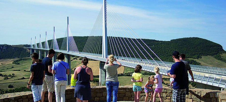 Le Viaduc de Millau © A. Arnal / Tourisme Aveyron Le Viaduc de Millau
