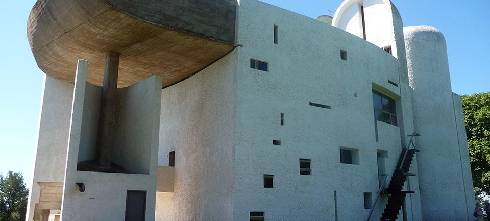 La chapelle Notre-Dame du Haut, par Le Corbusier © Lucie2beaugency La chapelle Notre-Dame du Haut, par Le Corbusier