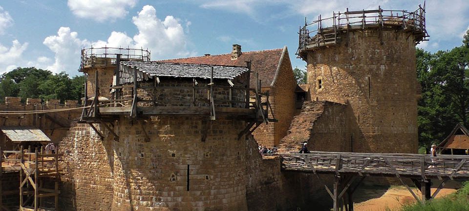 Le chantier médiéval du Château de Guédelon Le chantier médiéval du Château de Guédelon