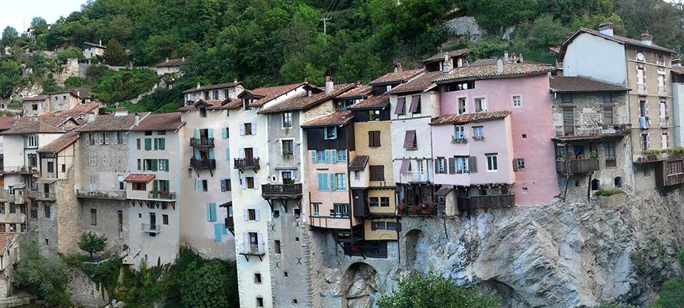 Les maisons suspendues de Pont-en-Royans © Philipendula Les maisons suspendues de Pont-en-Royans