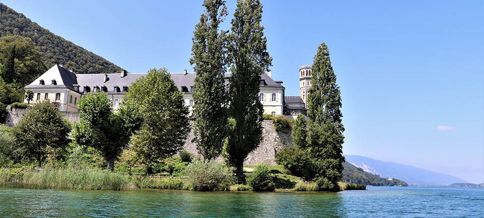 L'Abbaye de Hautecombe L'Abbaye de Hautecombe