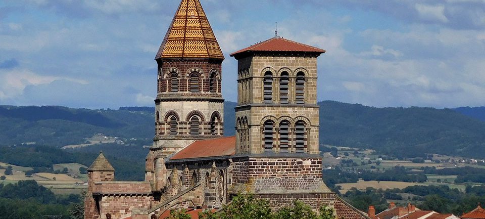 La Basilique Saint-Julien de Brioude La Basilique Saint-Julien de Brioude