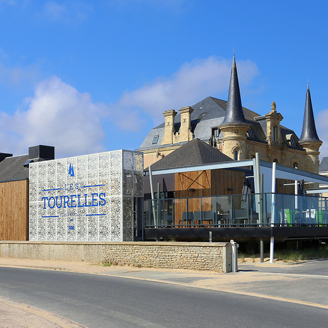 Les Tourelles